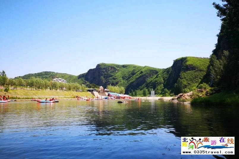 秦皇島傍水崖景區(qū)-冬季滑雪夏季高山峽谷漂流